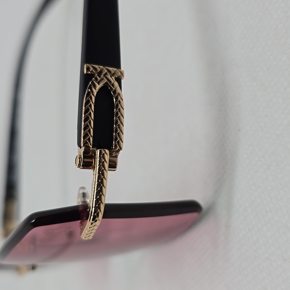 Stylish Pink Sunglasses - Picture 3 of 4